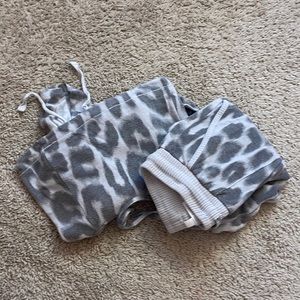 Gray cheetah print lounge set
